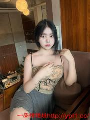 前凸后翘纯欲性感娇妹