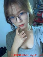 性感小辣妹屁股又圆又翘