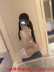 04年学生妹兼职水多下面紧可内射