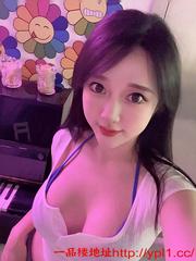 身材白净性欲强小美女