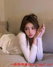 老师甜美笑容一对娇嫩小白兔包裹性好强 的缩略图