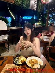 真实大二学生妹兼职可舔可内射