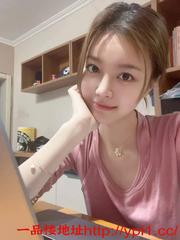 性感妩媚少妇，韵味十足，身材非常顶，大屁股圆润饱满