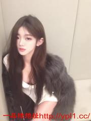 性感小骚逼够粉够嫩水很多