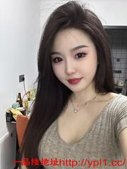 妹妹淫荡粉逼翘臀，是个风骚小骚货