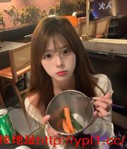 上舔下吸粉嫩多汁的纯女