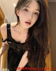 大圆胸蜜桃臀逼紧很会夹