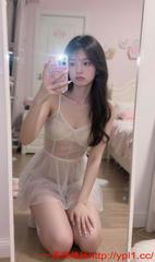 嫩妹妹服务好看似清纯实则骚货