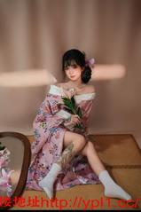 河南郑州喜欢Cosplay刚开始做兼职自己一个人粉嫩小紧易喷水