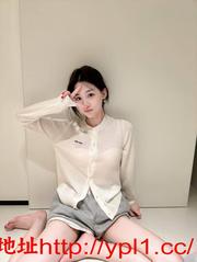 初次体验瑜伽身材s蜜桃臀三点粉