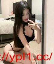 美乳丝袜诱惑御姐