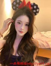 妹子蜜桃臀梨子肥臀