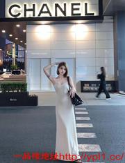 妹子非常健谈，身材还特别爆，口活一流，跳舞很有味道