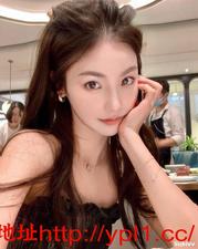 老师一个嗷嗷的叫老师把窗帘拉开让我想着对面看着真刺激