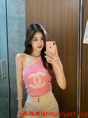 口活好鲍鱼逼会喷水骚妹子