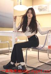 尤物小妹粉骚货白虎