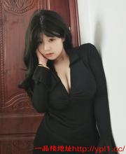 翘臀丰满巨乳小妹