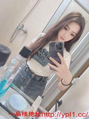 大同小姐姐白嫩有点娇羞骚穴很紧出了好多水