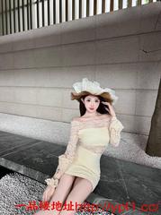 风骚妩媚小娇妻，真实兼职学生妹