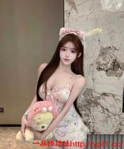 苏州馒头逼的代表！超绝的变装白丝少女 的缩略图