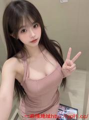 体验瑜伽老师会一字马