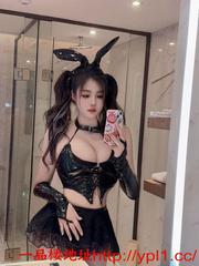 肤白貌美性感妹纸