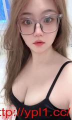 体验大奶眼镜老师