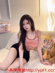 白嫩大奶翘臀小骚货