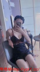 快餐性价比很高的黑丝萌妹