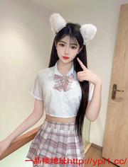 抱操艺校兼职大胸妹扣逼水直流爱跪舔玩