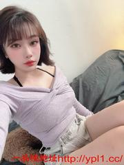 短发骚货兼职容易高潮喷水