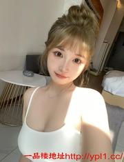 约翘臀制服诱惑小骚女