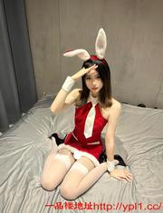 银川妹妹初次下海，奶子还没发育成熟，穴粉粉水汪汪。