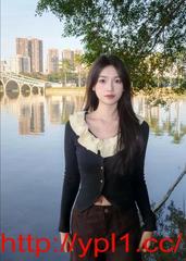 刚毕业不久的粉嫩学妹下水还贷款