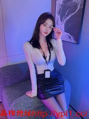 舞蹈实习学妹，三点粉嫩，还能调教