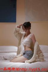 分享温州小骚货浪本性暴露无遗，淫舞、舔奶、掰穴、