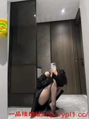 新体验细腰蜜臀火辣小奶妹