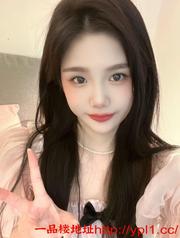 前凸后翘，身材苗条