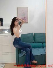 旅游体验瑜伽老师会一字马