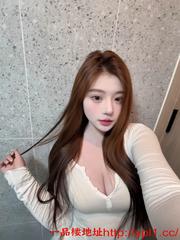 南翠屏细皮嫩肉大咪咪