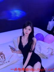 黄岛翘臀情趣风骚小嫩妹