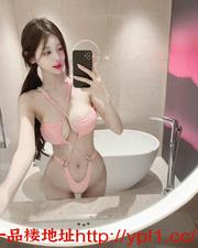 大胸女颜值不错，身材微胖