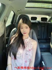 小姐姐白嫩有点娇羞，骚穴很紧