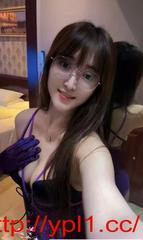 热辣白虎大长腿美眉