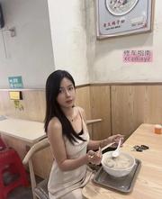 [-]白虎一字马巨乳小姐姐