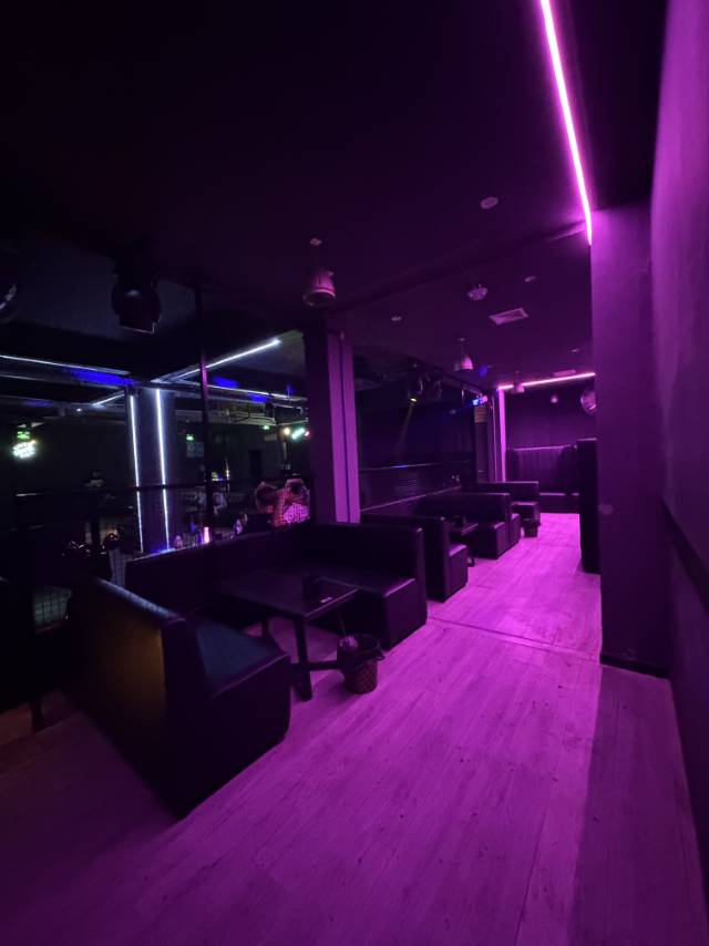 武汉18小酒馆sw - 图片1