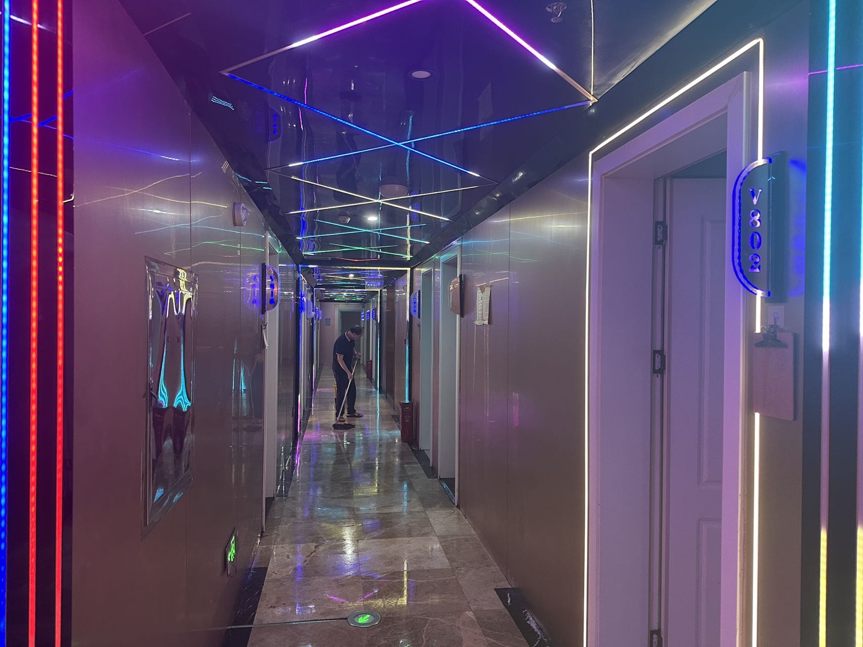 长沙金樽酒廊餐娱会所 - 图片3