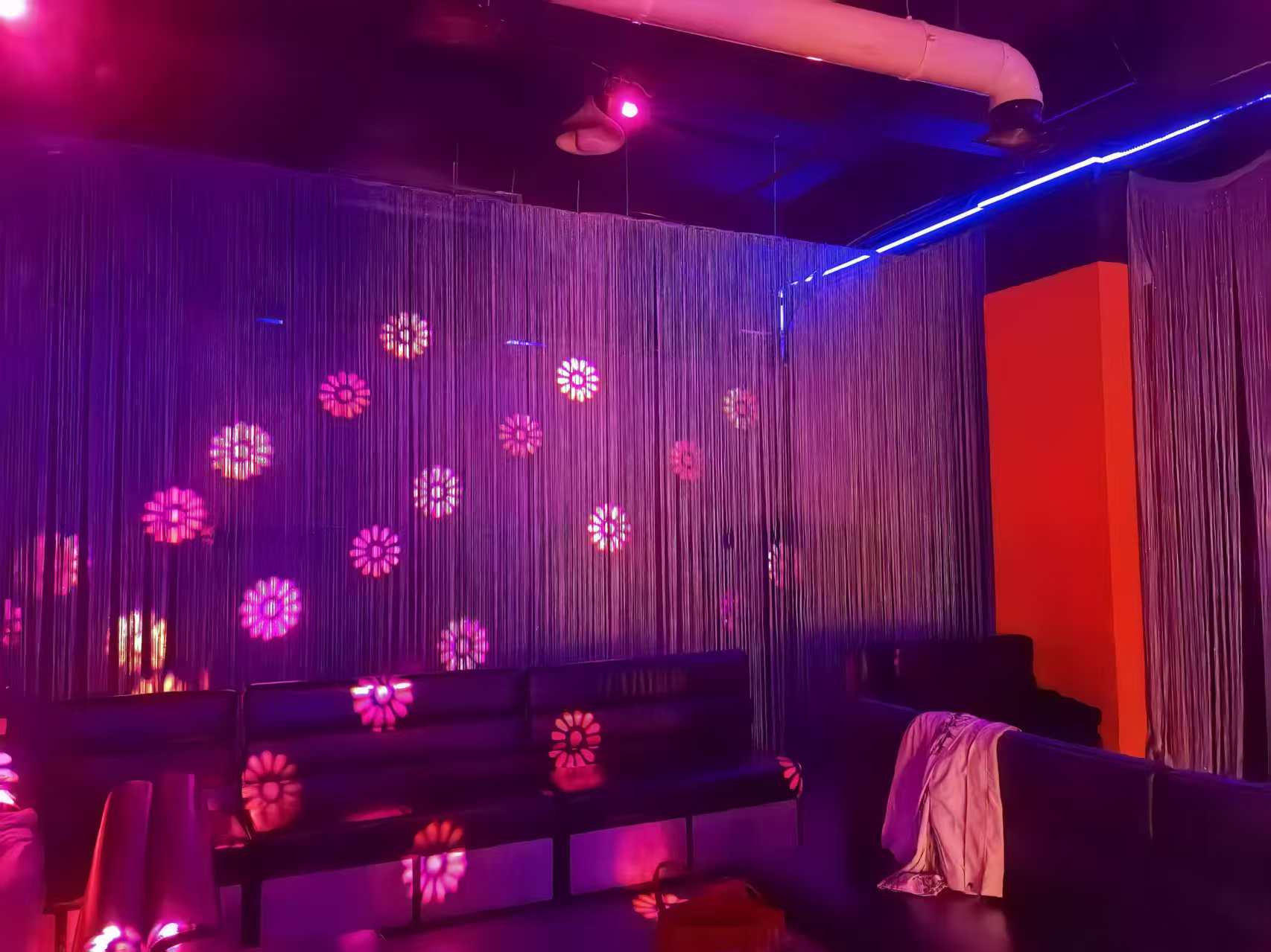深圳星夜小酒馆 - 图片1