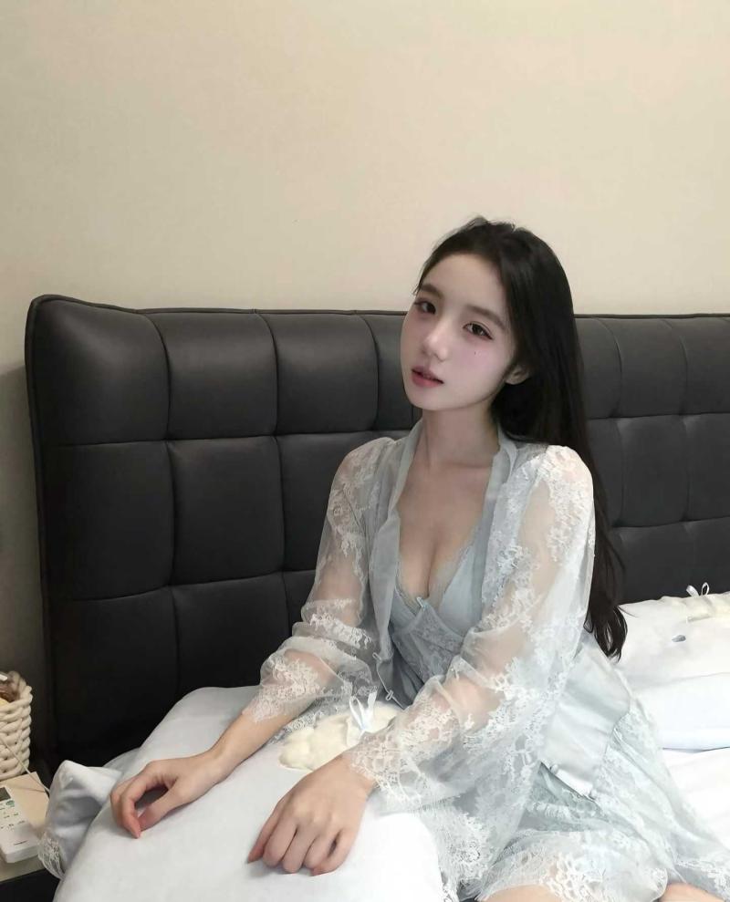 [云南-昆明]云南昆明制服穴紧粉嫩兼职妹