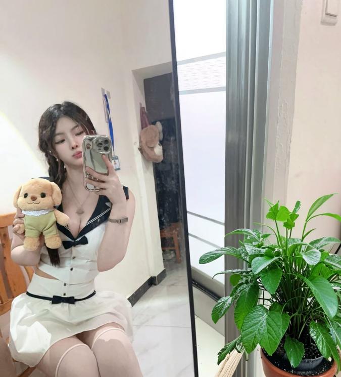 [河南-郑州]河南郑州刚下海玥玥jk黑丝